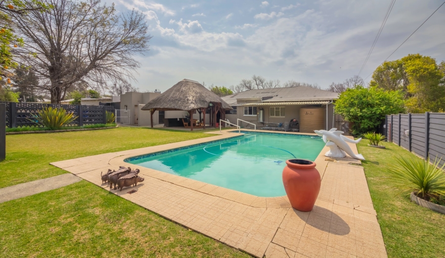 4 Bedroom Property for Sale in Kroonheuwel Free State